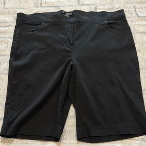 89th & Madison Black Bermuda Shorts Classic Style